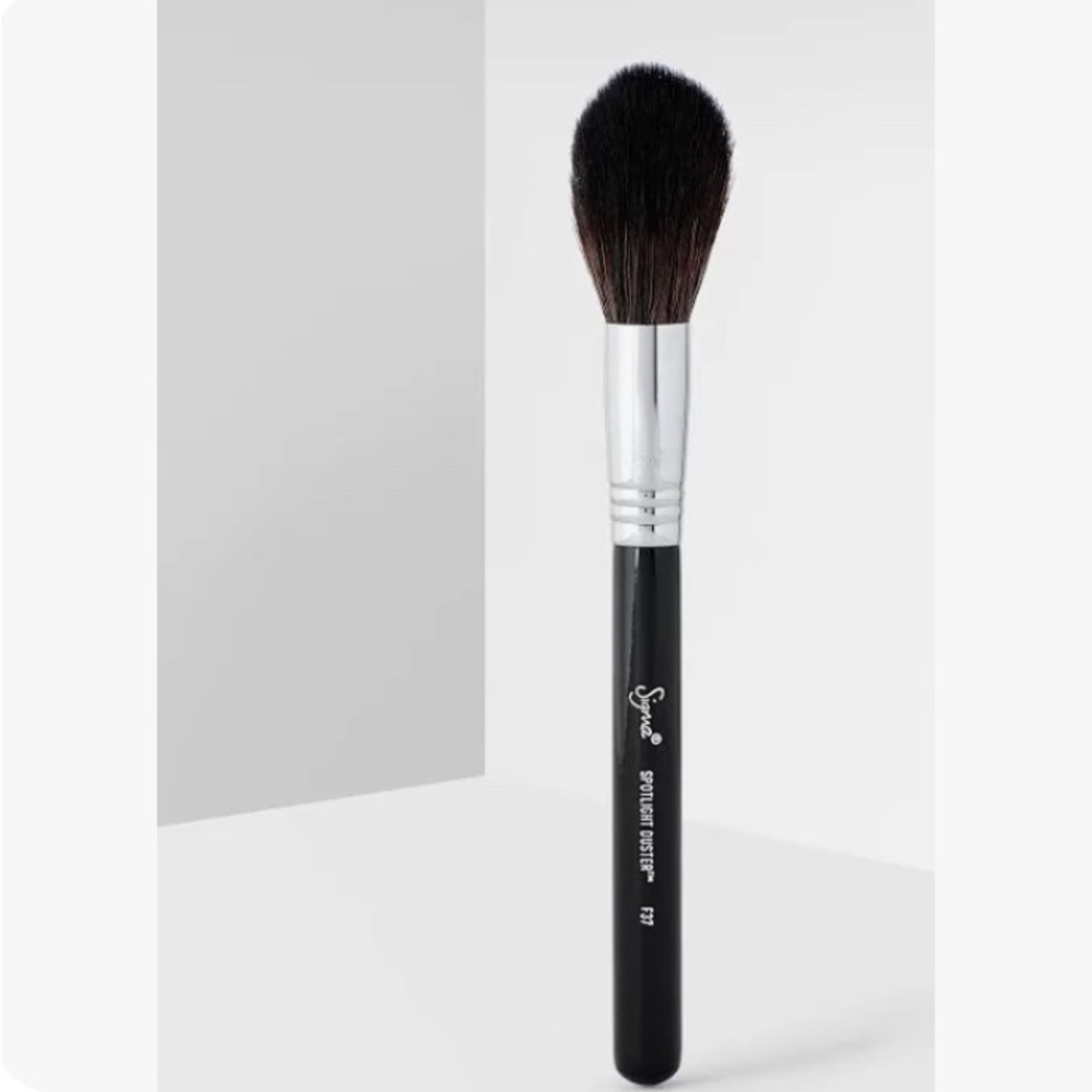 ✅Sigma Beauty F37 Spotlight Duster Makeup Brush